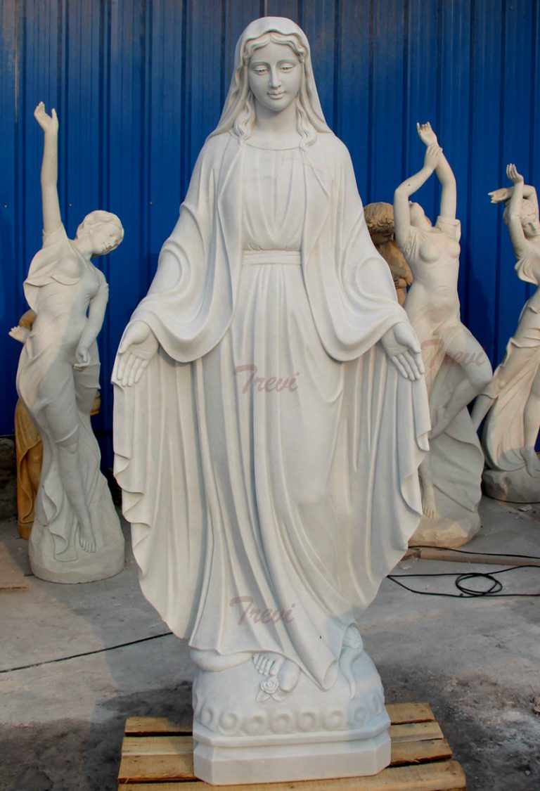 The miracle of the mother Mary statue, the symbol of the pure heart and